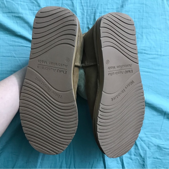 Emu Lara Sheepskin Platinum Boots - Picture 3 of 15